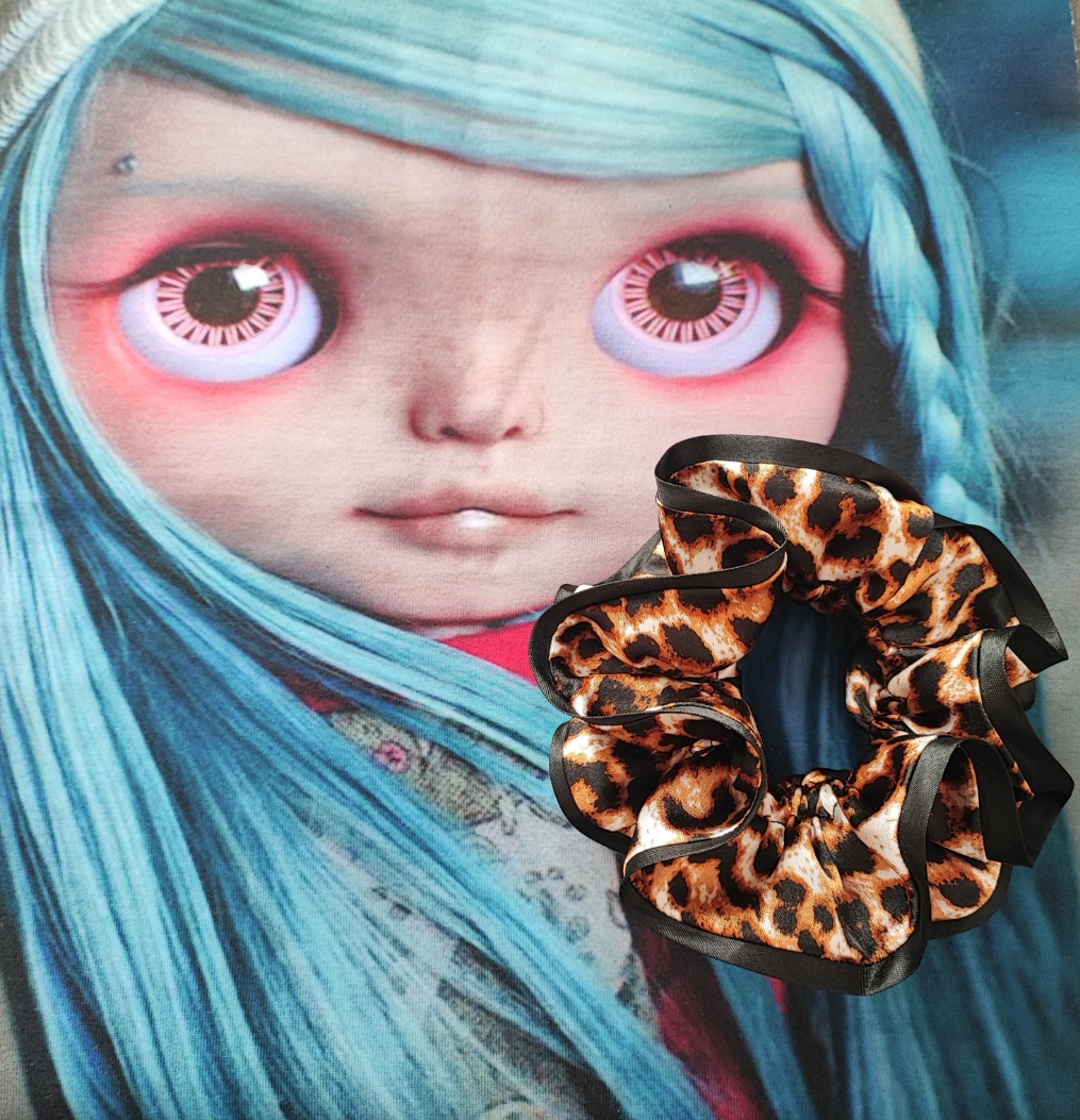 Signature scrunchie s lemem