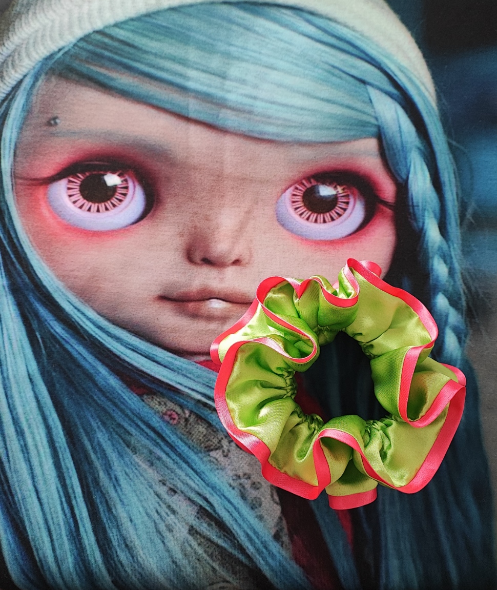 Signature scrunchie s lemem